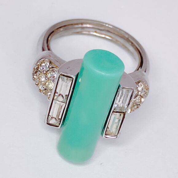 Vintage Trifari Ring Art Deco Style Green Lucite Rhinestone Size 5.75 Adjustable - Picture 2 of 16